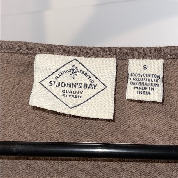 🩶 3/$15 🩶 Brown linen shirt - Picture 3 of 3